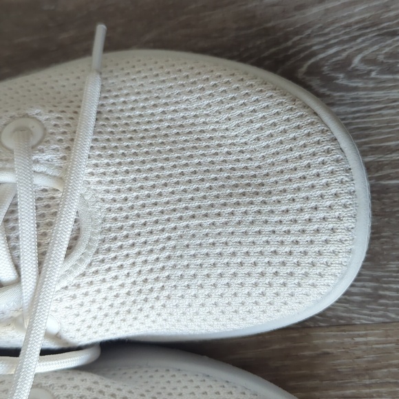 like new Allbirds tree runners sneakers - Picture 4 of 12